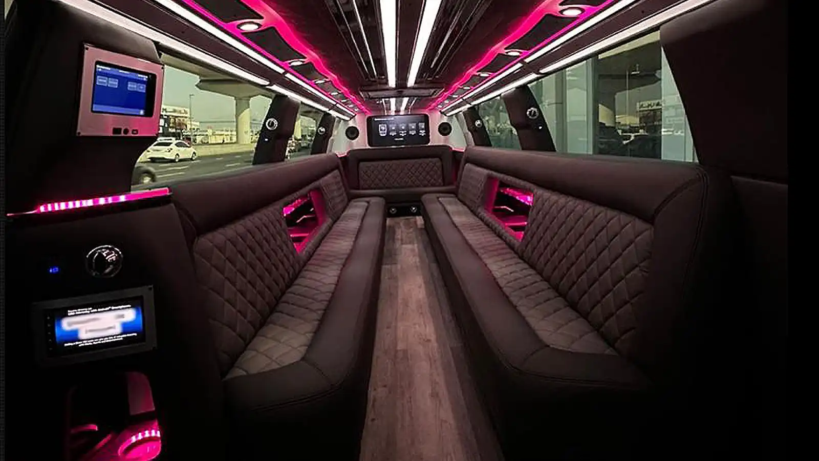 Stretch Limo 20 seaters : Suburban